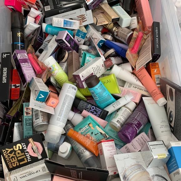 High End Lot Qty 10 Deluxe Travel Size Cosmetic Skincare Makeup Hair Samples NEW - Picture 5 of 14